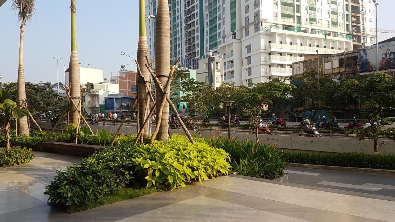 Giang Son River Gate Ben Thanh * Ho Chi Minh City